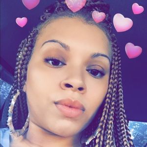 Meet your Posher, Candis